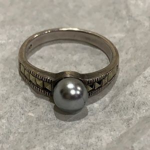 🌓🌚sterling and pearl ring